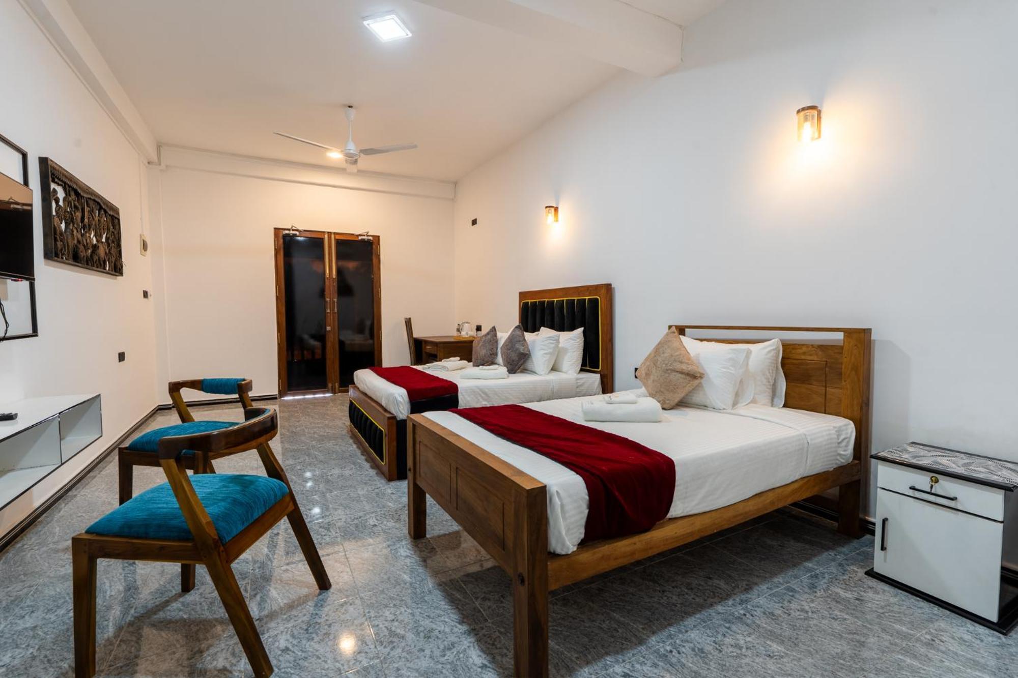 Golden Stars Hotel Дамбулла Экстерьер фото
