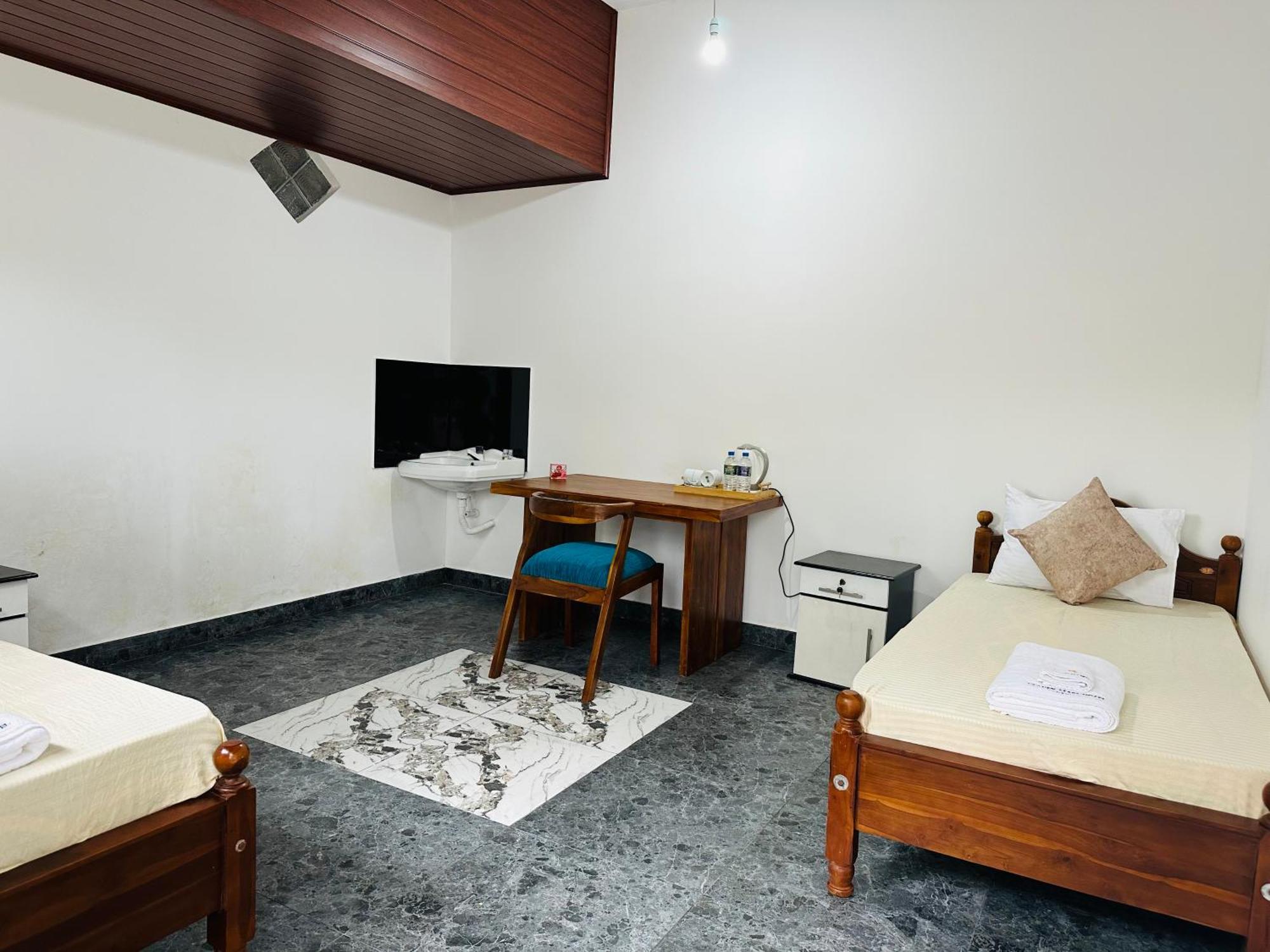 Golden Stars Hotel Дамбулла Экстерьер фото